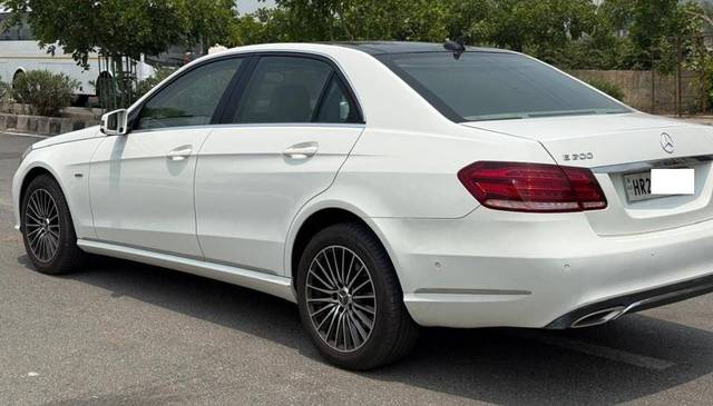 https://images10.gaadi.com/usedcar_image/4620102/original/processed_33034bba3951f056fd1b5891b3252833.jpg?imwidth=6402