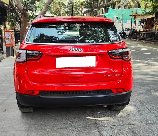 https://images10.gaadi.com/usedcar_image/4620107/original/processed_75943d39-7884-4a59-a391-8e18663c9c82.jpg?imwidth=6402