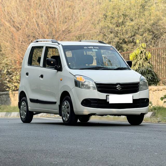 https://images10.gaadi.com/usedcar_image/4620108/original/processed_7b30380ec0738fc002b89f6f61800fb4.jpg?imwidth=6400