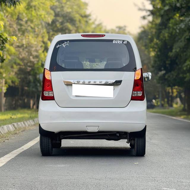 https://images10.gaadi.com/usedcar_image/4620108/original/processed_dceb6d70c570e99b02f3751eb037bacc.jpg?imwidth=6402