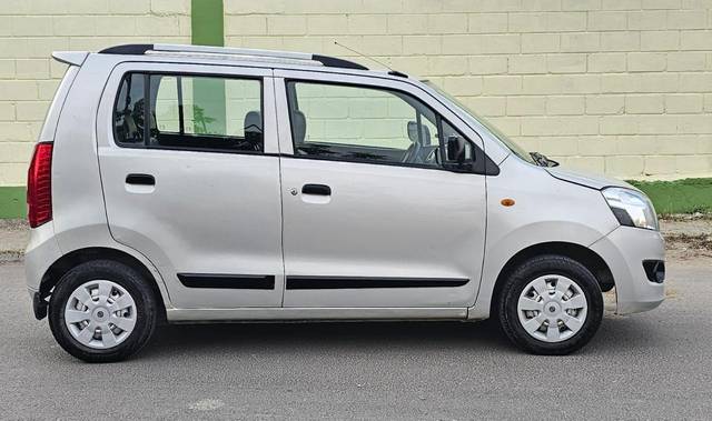 https://images10.gaadi.com/usedcar_image/4620132/original/1f1e4140510835909926a205a939cba1.jpg?imwidth=6401