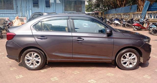 https://images10.gaadi.com/usedcar_image/4620133/original/9eafd55b233512151fdfea8d52f9e83b.jpeg?imwidth=6401