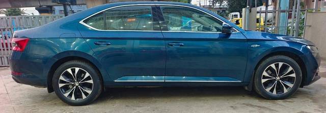 https://images10.gaadi.com/usedcar_image/4620135/original/processed_24be8fa1f006ba6e0260b8c2732825ab.jpeg?imwidth=6401