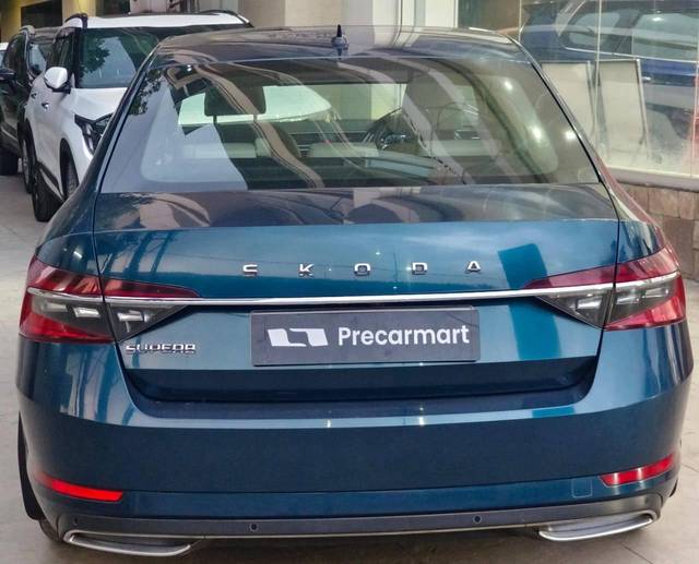 https://images10.gaadi.com/usedcar_image/4620135/original/processed_80620e8ee42bd6b4f72b3eba4d570e33.jpeg?imwidth=6402