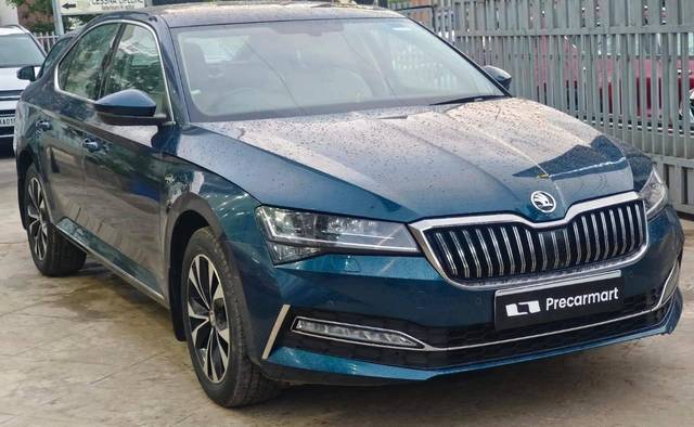 https://images10.gaadi.com/usedcar_image/4620135/original/processed_a527a82e10555433f26e9fb2b46e2218.jpeg?imwidth=6400