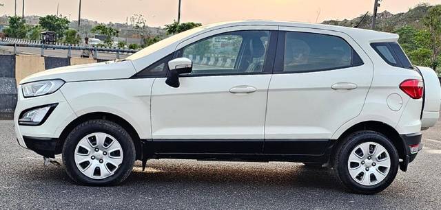 https://images10.gaadi.com/usedcar_image/4620139/original/1d906c13966dc248c2e3e2c4959249bf.jpg?imwidth=6402