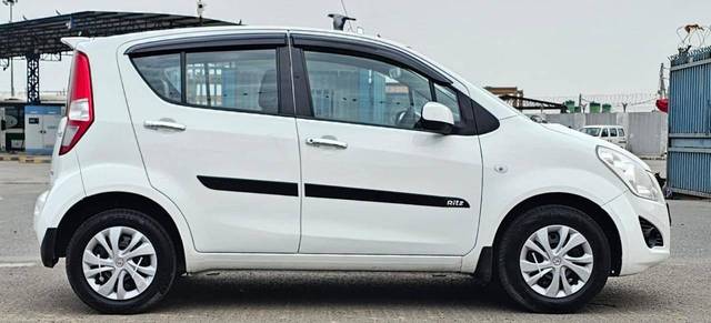 https://images10.gaadi.com/usedcar_image/4620150/original/processed_c8bf7b2f58e7b8866e6610c977d06a55.jpg?imwidth=6401