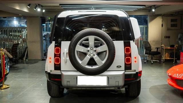 https://images10.gaadi.com/usedcar_image/4620151/original/processed_e26511bf4e1d3ab2530134679f890657.jpg?imwidth=6402