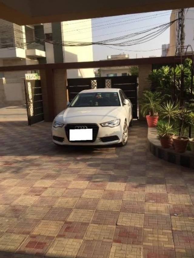 https://images10.gaadi.com/usedcar_image/4620152/original/processed_7aeebdf7-e677-4324-97d9-7d047de55e0a.jpeg?imwidth=6401