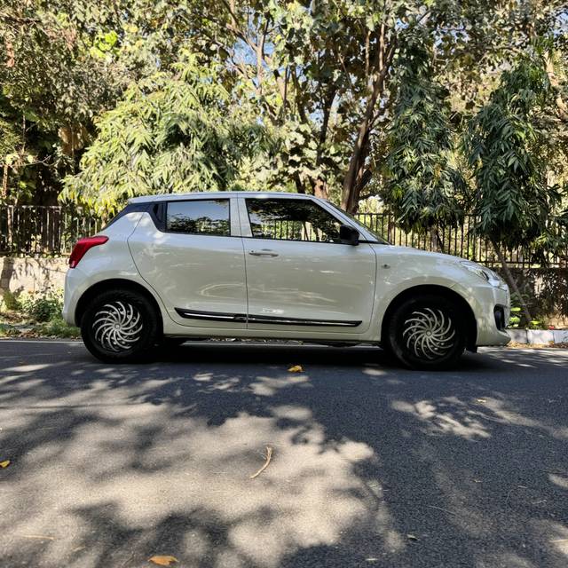 https://images10.gaadi.com/usedcar_image/4620155/original/db7120b893b323b84f3871072e73639e.jpg?imwidth=6401