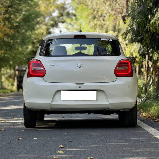 https://images10.gaadi.com/usedcar_image/4620155/original/processed_1f00997766a6d8b8599a299e663a6369.jpg?imwidth=6402