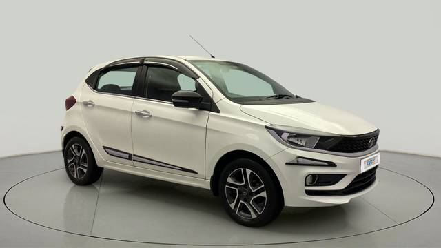 https://images10.gaadi.com/usedcar_image/4620160/original/4881f57ed0ddf2092194167443f0232c.jpg?imwidth=6400