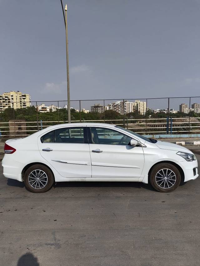 https://images10.gaadi.com/usedcar_image/4620173/original/5deece3f6c3b33dd2bba2b5e3f141bee.jpg?imwidth=6401