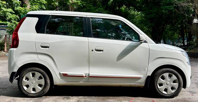 https://images10.gaadi.com/usedcar_image/4620183/original/processed_7bcc9376-dbb8-4907-b3d4-afa077a4c50e.jpg?imwidth=6401