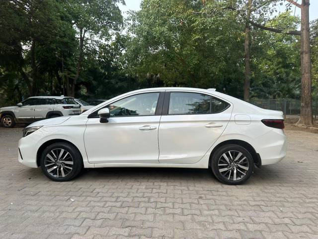 https://images10.gaadi.com/usedcar_image/4620185/original/87594dc388f858709ebf6c6b9b708cd1.jpg?imwidth=6402
