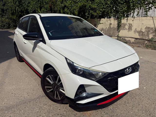 https://images10.gaadi.com/usedcar_image/4620187/original/processed_5e5ee8ceedada86665cda61ff2f3b592.jpg?imwidth=6400
