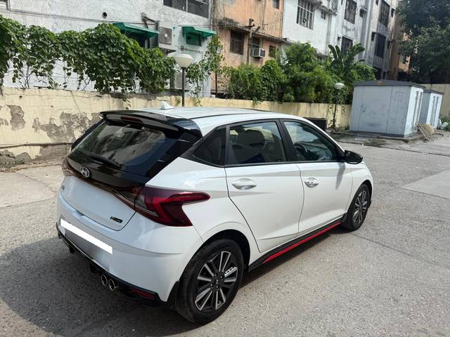 https://images10.gaadi.com/usedcar_image/4620187/original/processed_df34e9285f1936974f69988baf42fe96.jpg?imwidth=6402
