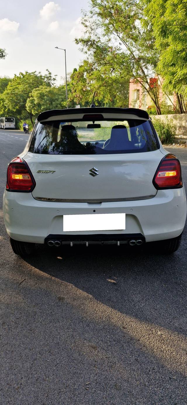 https://images10.gaadi.com/usedcar_image/4620258/original/processed_b3c104227094e71269fd4170cce20d95.jpg?imwidth=6402