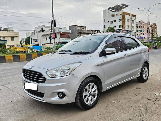 https://images10.gaadi.com/usedcar_image/4620259/original/processed_ef4f75216bd90689f32dc48fd20bac34.jpg?imwidth=6402