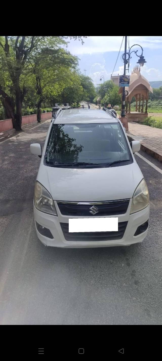 https://images10.gaadi.com/usedcar_image/4620262/original/processed_107a51805b9ce15771b6ac1f75794c30.jpg?imwidth=6402