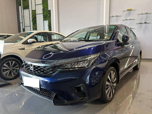 https://images10.gaadi.com/usedcar_image/4620269/original/processed_56457b133a84b35e28c597a4aa311a09.jpg?imwidth=6402