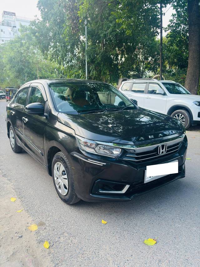 https://images10.gaadi.com/usedcar_image/4620273/original/processed_4656dce8-44af-48d2-b801-ab84fa94ccf6.jpg?imwidth=6400