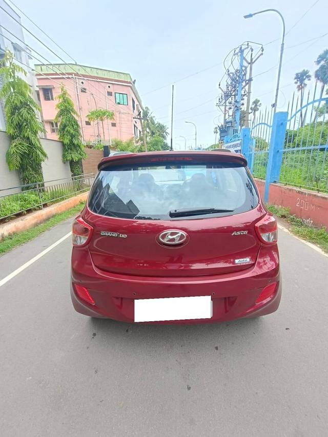 https://images10.gaadi.com/usedcar_image/4620285/original/processed_65c36222fb02b3a81aa74d08304f9bc7.jpg?imwidth=6402