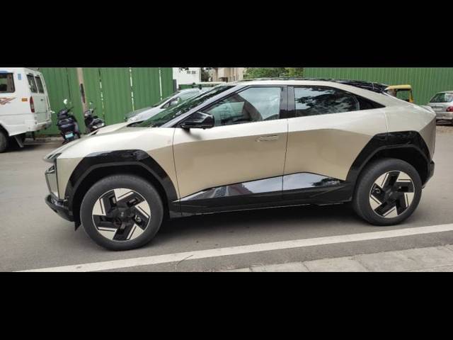 https://images10.gaadi.com/usedcar_image/4620288/original/d4400c94b0805532513ebd1a36f45cda.jpg?imwidth=6402