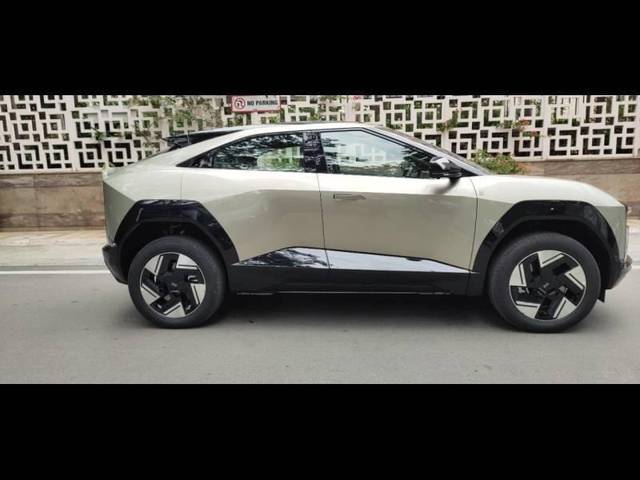 https://images10.gaadi.com/usedcar_image/4620288/original/processed_c57d07ef967f4cce63dd3c45ae4521fd.jpg?imwidth=6401