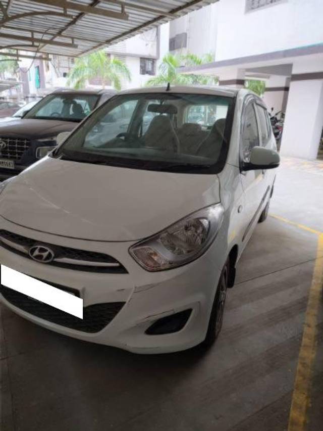 https://images10.gaadi.com/usedcar_image/4620293/original/processed_4185ed7b-4eb9-47e8-852c-a5b721241a5f.jpg?imwidth=6400