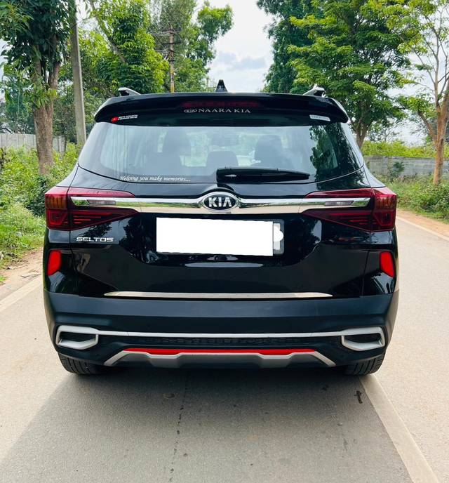 https://images10.gaadi.com/usedcar_image/4620300/original/processed_afcd8006cfde0d228321d65ae47ed2e2.jpg?imwidth=6401