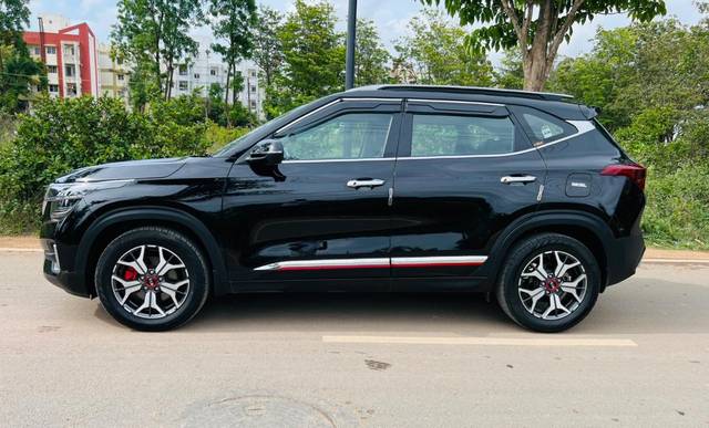 https://images10.gaadi.com/usedcar_image/4620300/original/processed_cfb69f56b86d690fe9ad2c4cf7fc2175.jpg?imwidth=6402