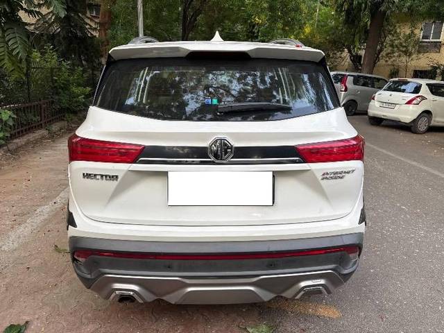 https://images10.gaadi.com/usedcar_image/4620301/original/processed_4a30a8c6-160a-4444-a074-e9e06ebca07b.jpg?imwidth=6401