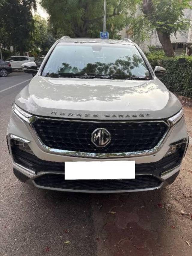 https://images10.gaadi.com/usedcar_image/4620301/original/processed_de11e84e-4c73-4d69-83b1-63bf6de2f212.jpg?imwidth=6402