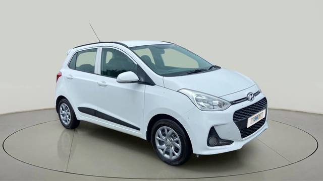 https://images10.gaadi.com/usedcar_image/4620302/original/929770a057ba34c23578dfa4bd545c86.jpg?imwidth=6400