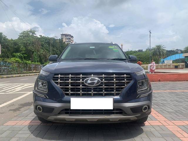 https://images10.gaadi.com/usedcar_image/4620304/original/processed_15880277-a292-4a69-8fe2-3783356781a0.jpg?imwidth=6400