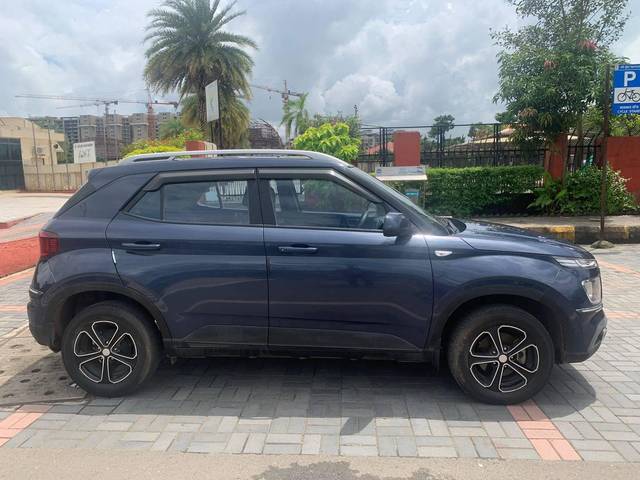 https://images10.gaadi.com/usedcar_image/4620304/original/processed_f2409471-ac42-4c8a-b769-c6f63620ed73.jpg?imwidth=6401
