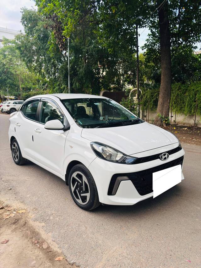 https://images10.gaadi.com/usedcar_image/4620305/original/processed_384843f8-0d97-4225-b70f-c9fd45fa3135.jpg?imwidth=6400