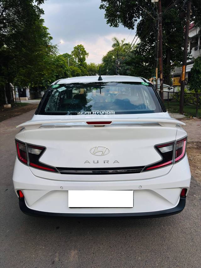 https://images10.gaadi.com/usedcar_image/4620305/original/processed_9e45e214-95b7-48ea-afe0-5770c96f0213.jpg?imwidth=6401