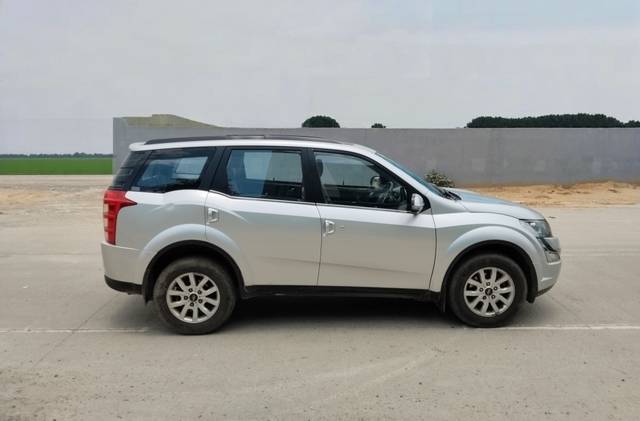 https://images10.gaadi.com/usedcar_image/4620318/original/7301aeec8ce3f57ed1a17732487e32a9.jpg?imwidth=6401