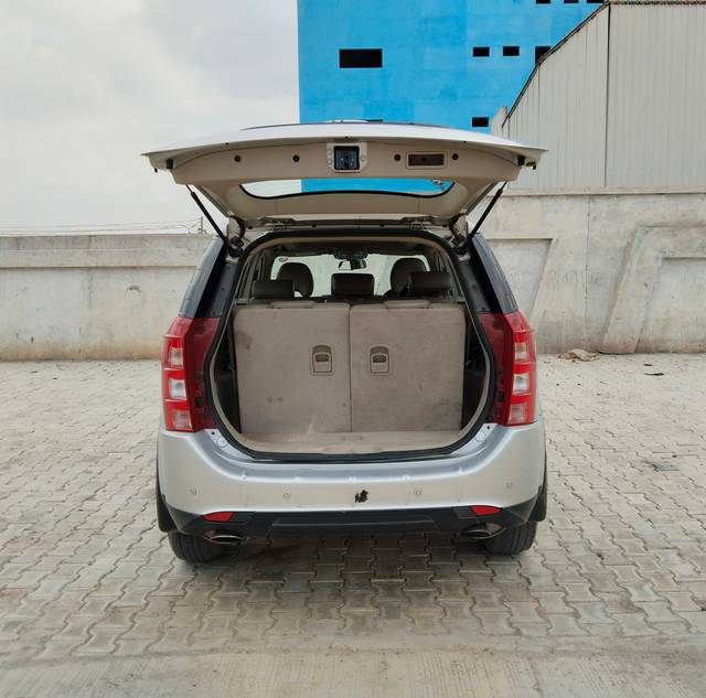 https://images10.gaadi.com/usedcar_image/4620318/original/89e963e1ed9653fd02fdde54fc5f6034.jpg?imwidth=6402
