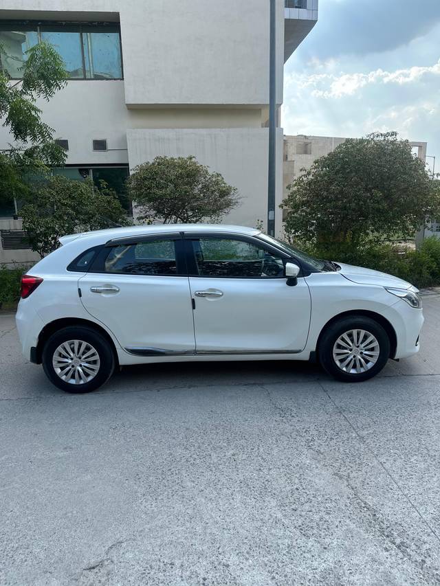https://images10.gaadi.com/usedcar_image/4620331/original/8466f2d9d09aa91f9215a919deb9f5f8.jpg?imwidth=6401