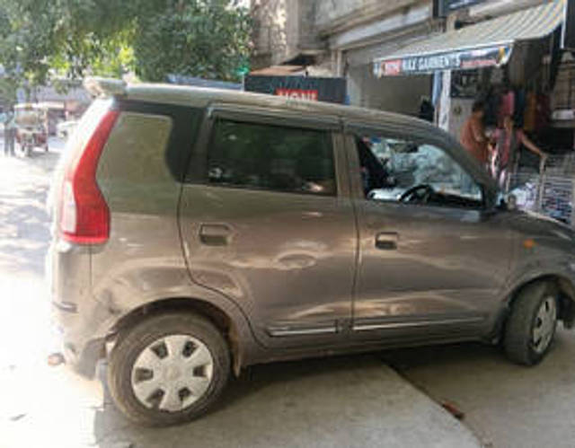 https://images10.gaadi.com/usedcar_image/4620370/original/processed_b57c4ea7-ea9d-445e-9817-6f6f8b9c3a72.png?imwidth=6402