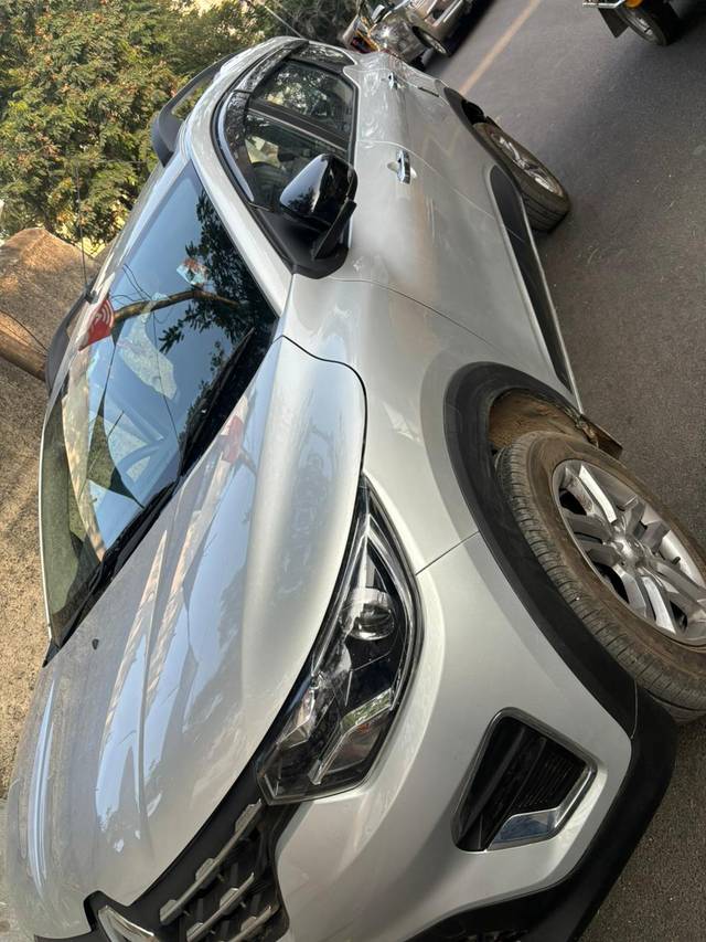 https://images10.gaadi.com/usedcar_image/4620372/original/24930716-f8e1-40aa-85d2-b1c4584e7d9f.jpg?imwidth=6402