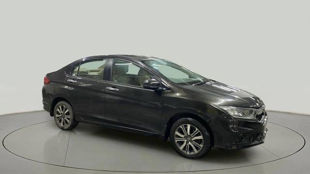 https://images10.gaadi.com/usedcar_image/4620395/original/f6eb6cbd1e54c9e98b0415219e49844b.jpg?imwidth=6400