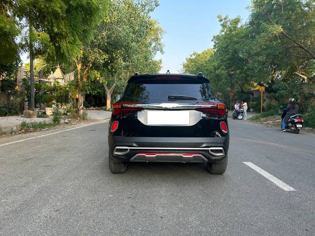 https://images10.gaadi.com/usedcar_image/4620405/original/processed_86e5b08d14768bf239277aec55fa8725.jpg?imwidth=6402