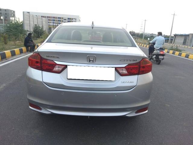 https://images10.gaadi.com/usedcar_image/4620442/original/processed_2fc18cf90b802e45198c97d34f420433.jpg?imwidth=6402