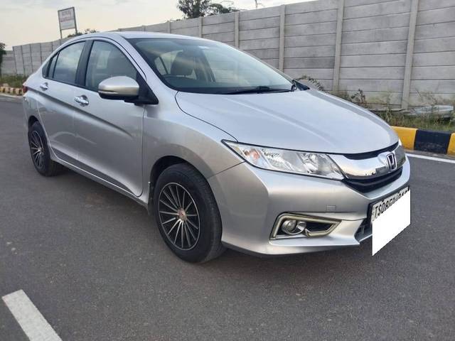 https://images10.gaadi.com/usedcar_image/4620442/original/processed_b7645faaa527a6ce29ec0aba7e2f40e7.jpg?imwidth=6400