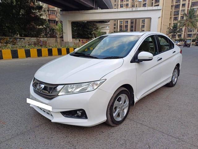 https://images10.gaadi.com/usedcar_image/4620445/original/processed_c3088f53-b3a3-4d87-b786-e32f6d0ea41a.jpg?imwidth=6402