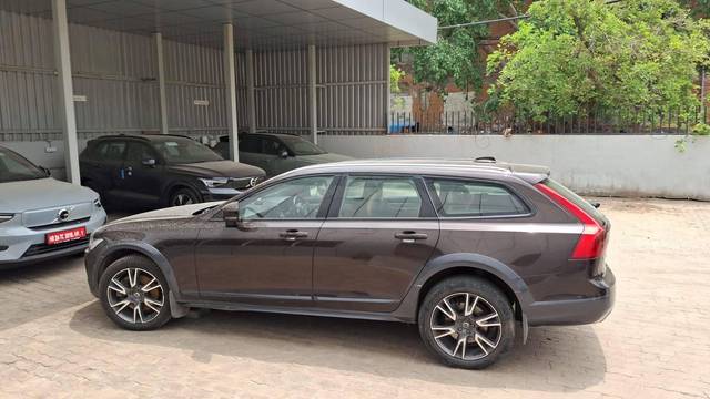 https://images10.gaadi.com/usedcar_image/4620449/original/processed_e1e22602-3291-4f8e-8364-ca569475b304.jpg?imwidth=6400